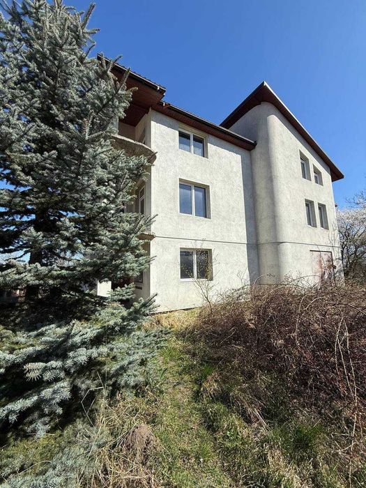 Продаж будинку з розпочатим ремонтом с. Лисиничі