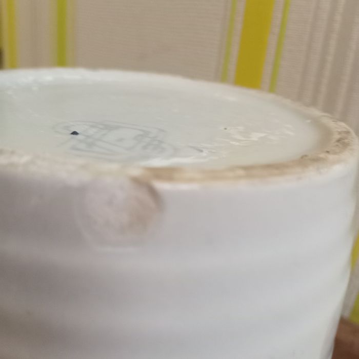 Продам керамический боченок с крышкой, белого цвета