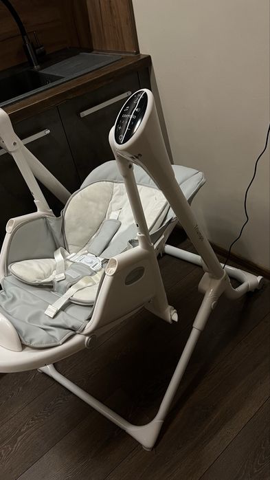 Carrello Triumph Стільчик для годування , гойдалка