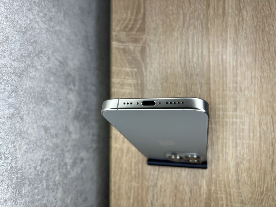 Iphone 15 Pro 256gb e-sim Neverlock