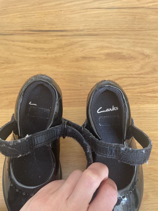 Туфлі clarks лакові