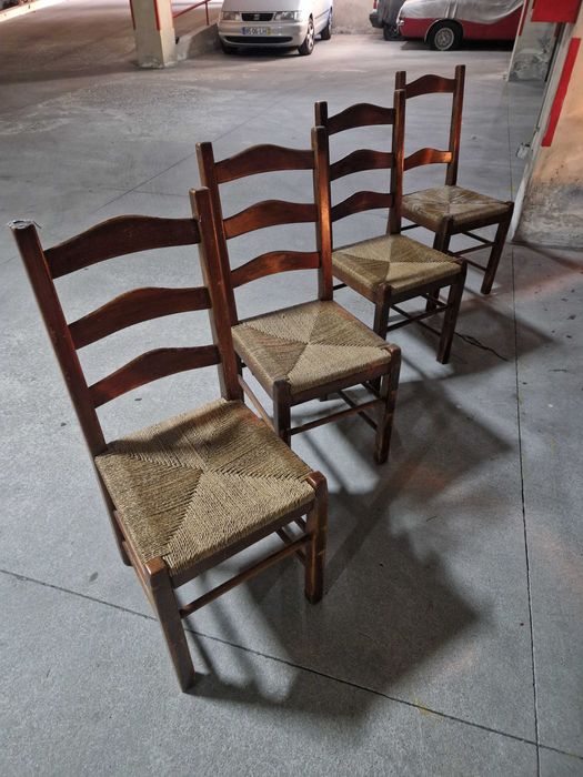 Conjunto de 4 cadeiras rústicas