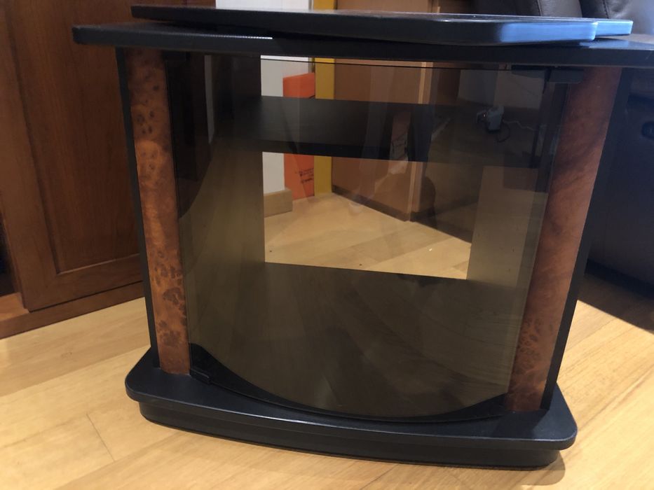 Mobile with wheels and rotating top (360°) for TV and modules (4) of audio equipment64552999759106122