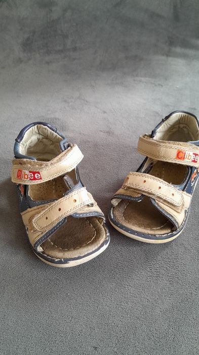 Sandały dla chłopca na rzepy rozmiar 22 clibee
