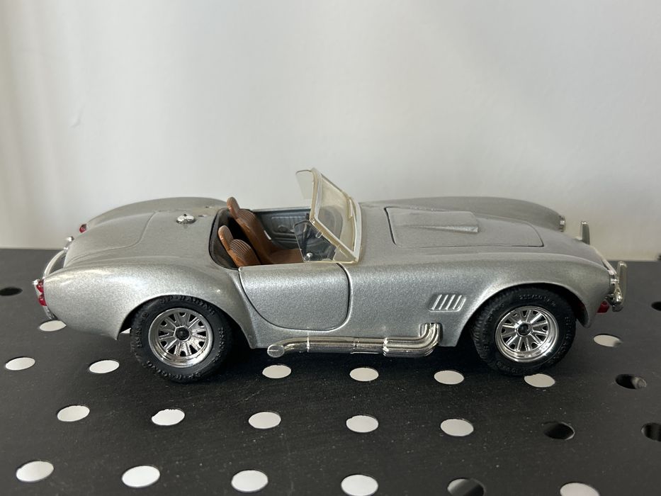 AC Cobra Majorette 1:24