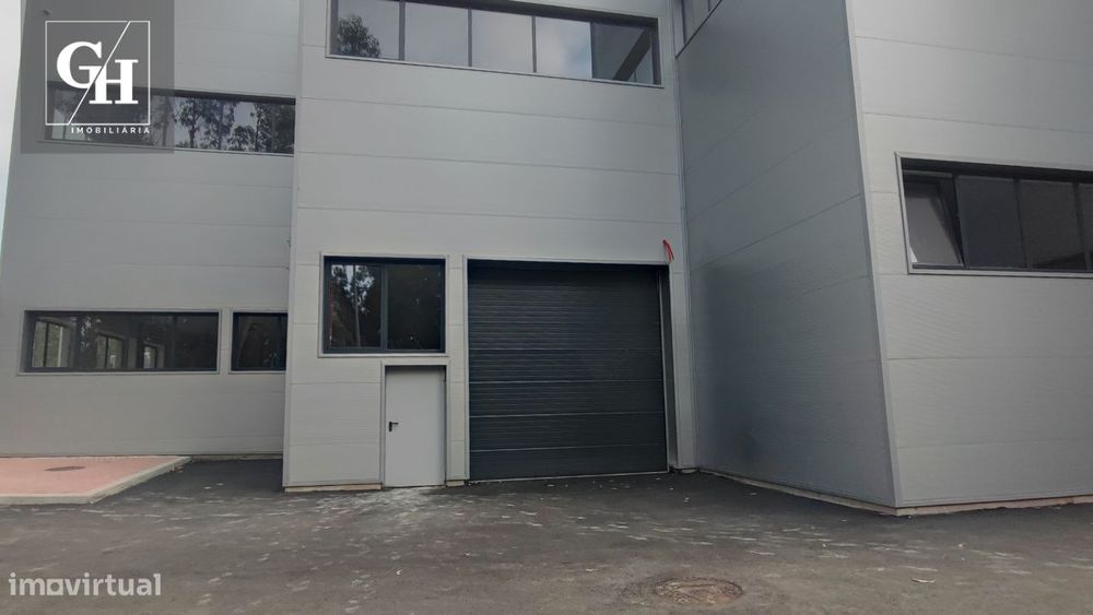 Industrial Warehouse with 530 m²