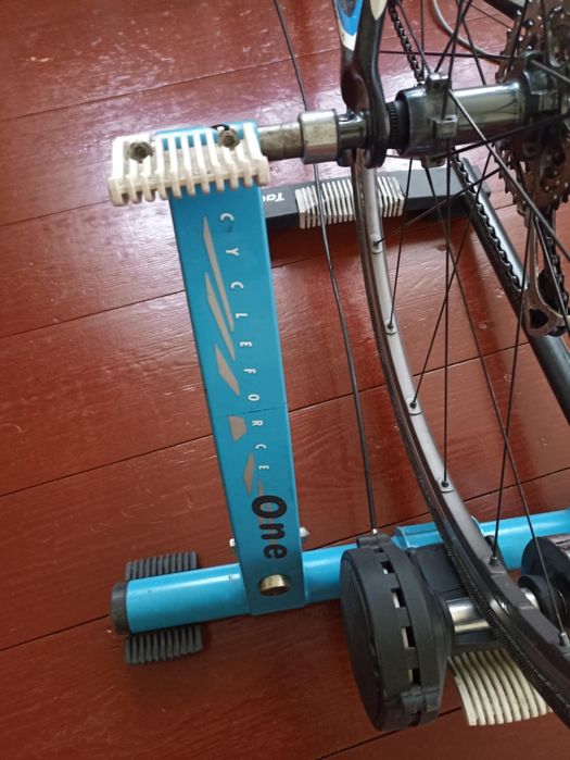 Trenażer Tacx cycleforce one