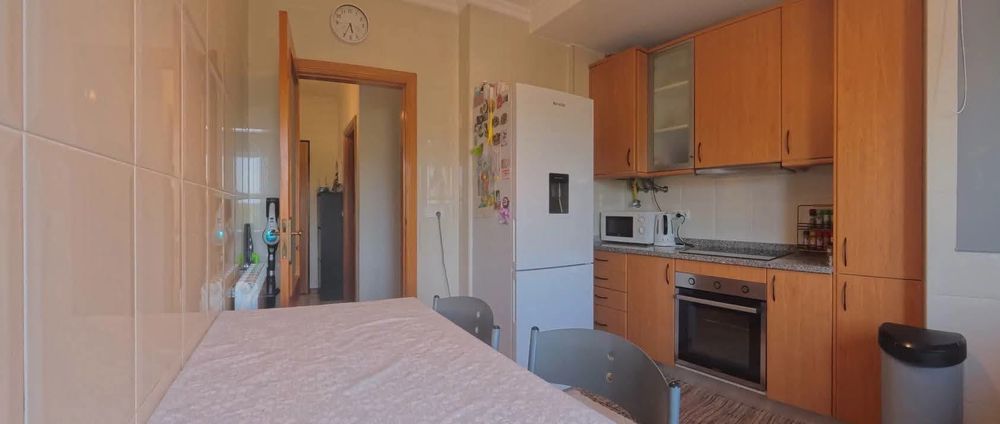 Apartamento T3 com Garagem Fechada e Vista Desafogada – Forjães
