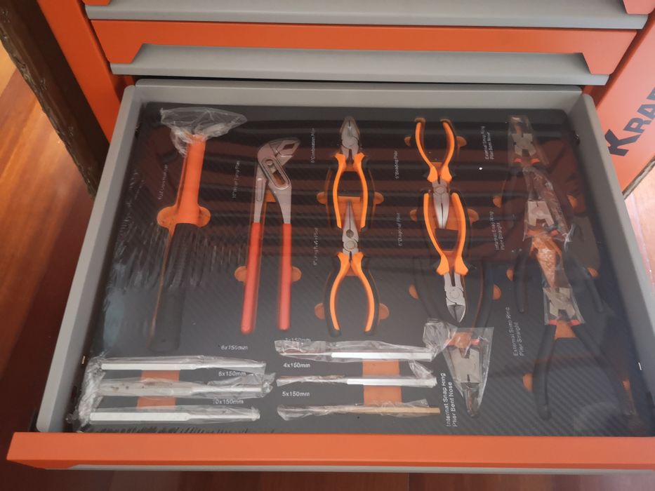 Vendo ou troco Caixa ferramentas