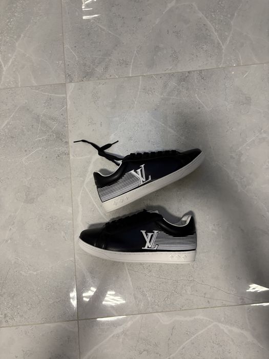 Louis Vuitton Time Out