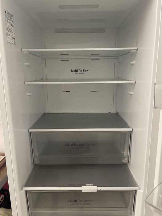 Frigorífico Combinado LG GBB61SWGCN (No Frost - 186 cm - 341 L - Branco)