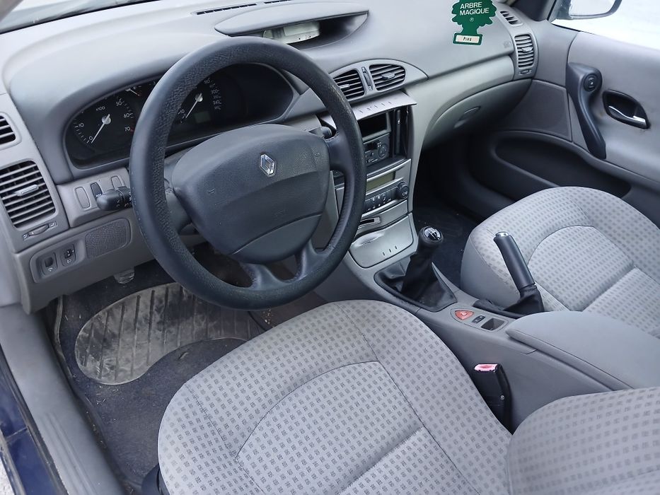 Renault laguna 1.6 16v (muito estimado)