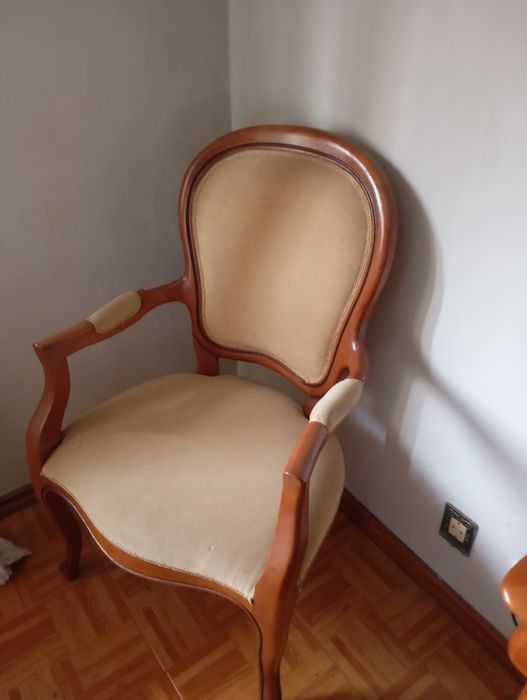 Vendo este cadeirão muito bom estado de