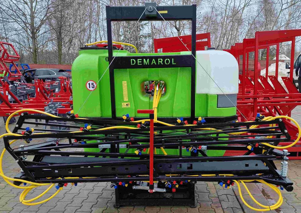 Opryskiwacz 800 litrów SHOGUN lanca 15m głowice potrójne opryskiwacze