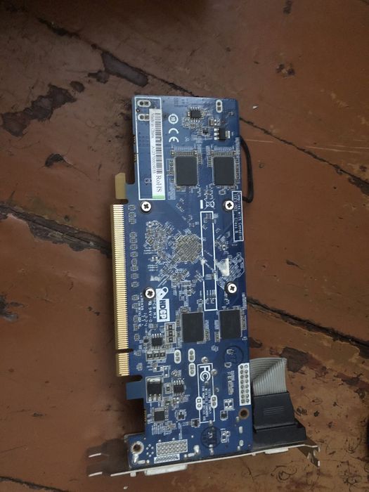 Відеокарта Radeon hd 6570  1 gb