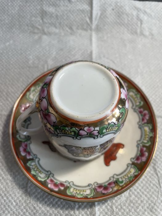 Pires com chavena macau