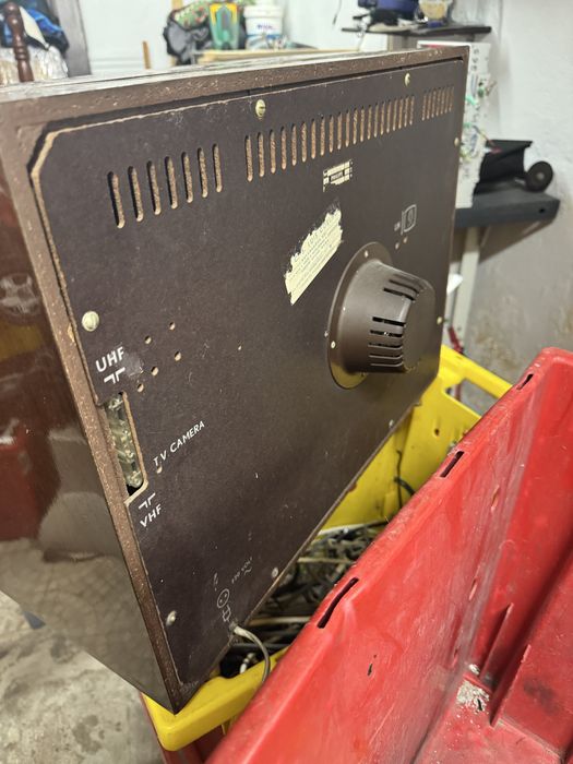 Televisao muito antiga / vintage