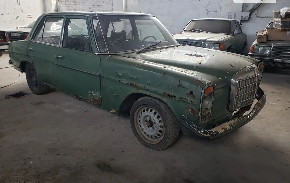 Авто Mercedes-Benz 114-115.ретро.