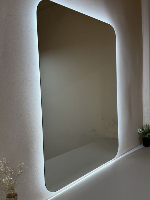 Дзеркало з підсвіткою! 4шт