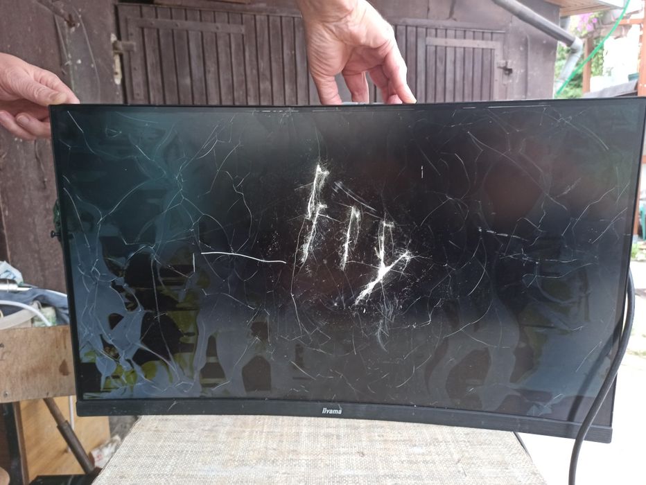 Monitor Iiyama G2766HSU na części zbita matryca