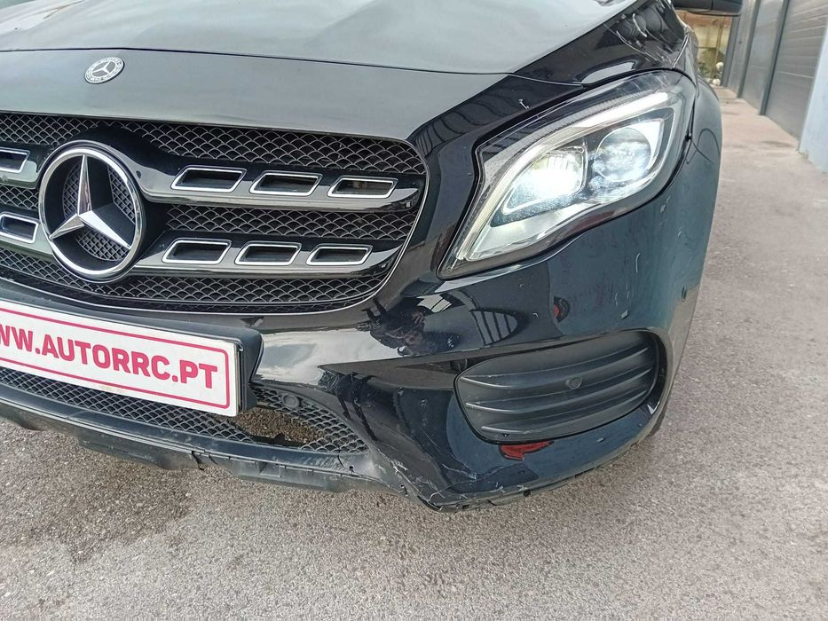 Mercedes GLA 180 AMG c/auto ( pequeno sinistro )