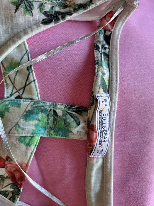 Vestido florido Pull & Bear