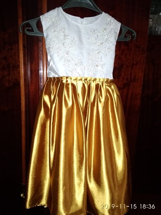 Продам платья на выпускной