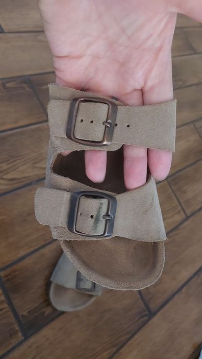 Nowe wygodne klapki vrs rozmiar 33