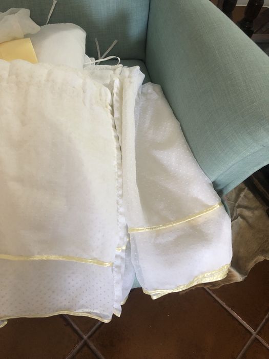 Proteção cama bebé, colcha e roda-pé