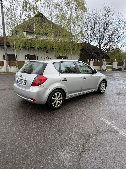 Надійний автомобіль Kia Cee’d 1.6 Diesel Ceed
