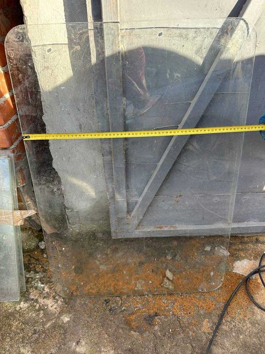 Продам стекла разные размеры.