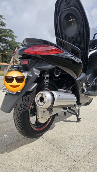 Yamaha XMAX 125 + 2 Capacetes E Box