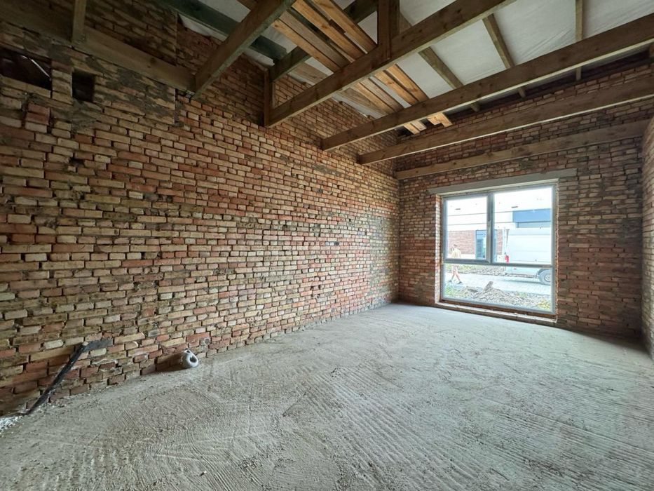 Продам збудований котедж вул. Успішна