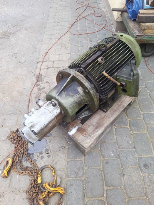 Pompa Vickers hydrauliczna z silnikiem od wtryskarki ENGEL