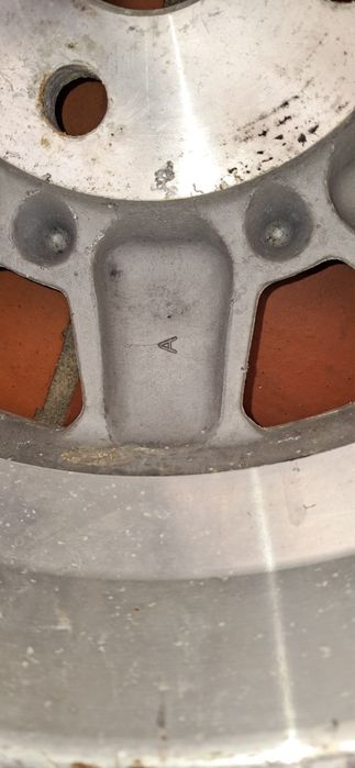 Jantes Toyota em liga leve , anos 70 e 80