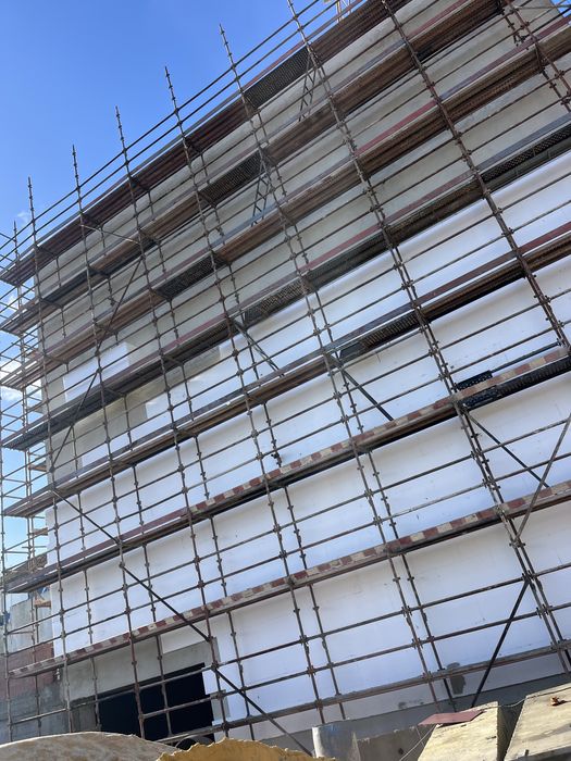 Fazemos capoto, pinturas  , barramento com rede e acabamento acrilico!