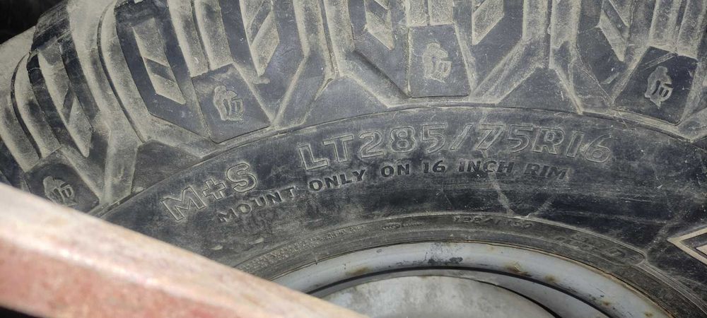 Гума всесезонна LT285/75R16 на дисках для DODGE RAM 3500