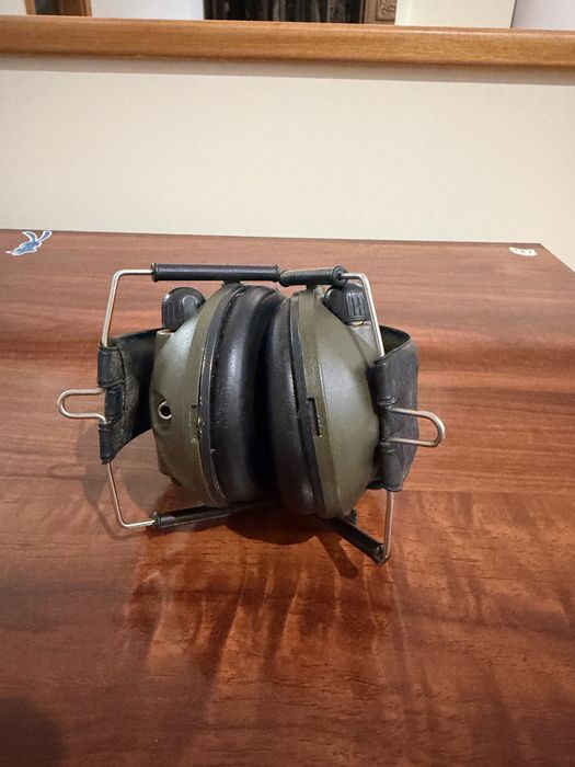 Supressores de ruido eletronicos para tiro