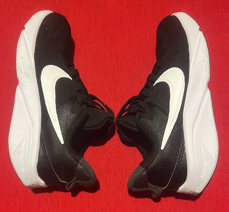 Кросівки Nike Star оригінал комфортні легенькі р.30,5, 20,5см в ідеалі