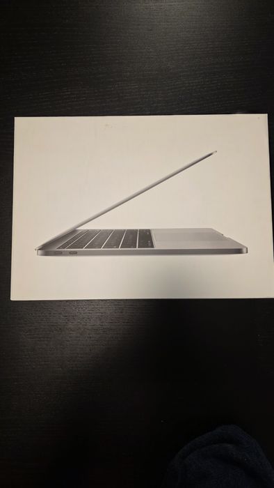 MacBook Pro 13" 16GB RAM
- SSD 256GB - Cinza Espaci