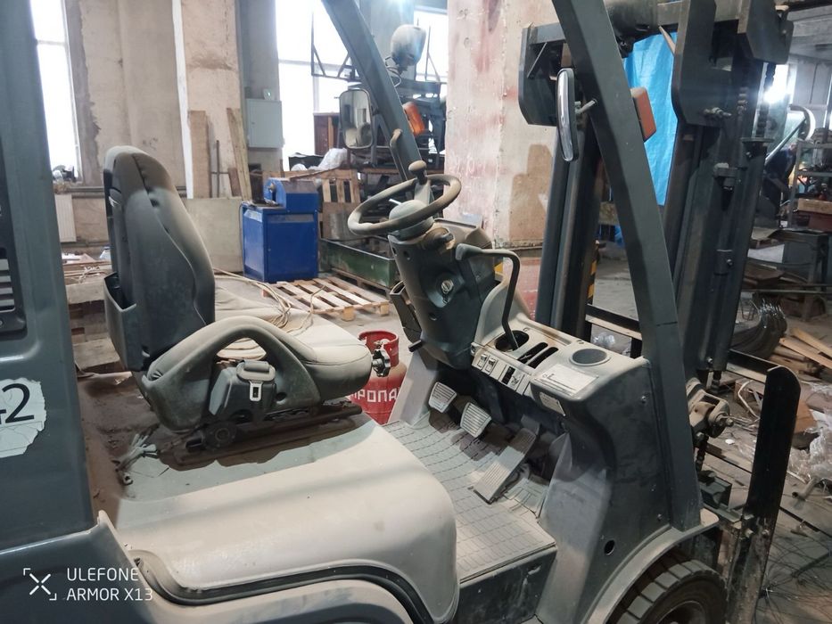 Погрузчик навантажувач Nissan