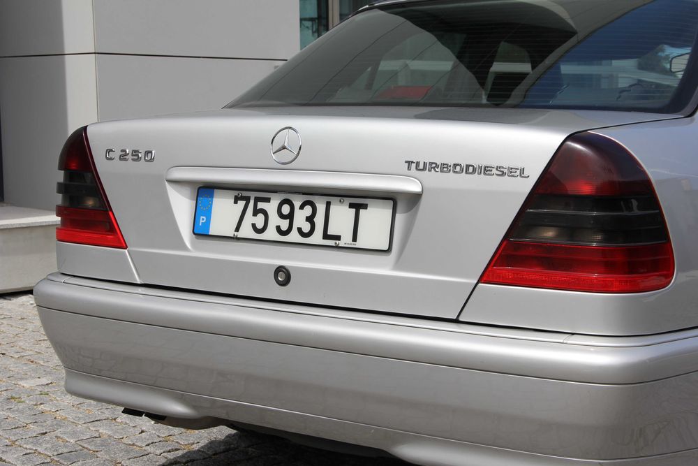 Mercedes-Benz C-250 TD Sport - Desde 60€/mês