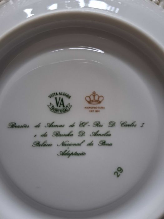 Pequeno prato de porcelana da VA, coleção Brasões de Armas