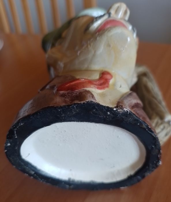 Caneca em cerâmica antropomorfica