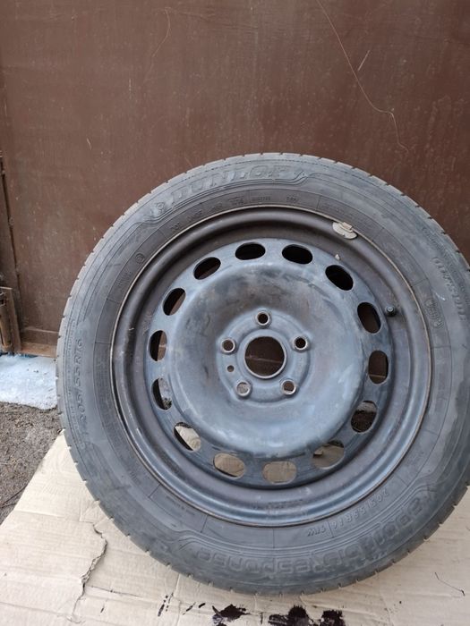 Продам комплект диска 5*112 р16 резина dunlop та колпаки 205*55 р16