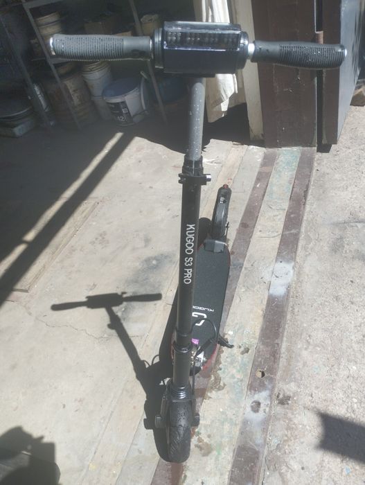 Продам самокат Kugo s3 pro
