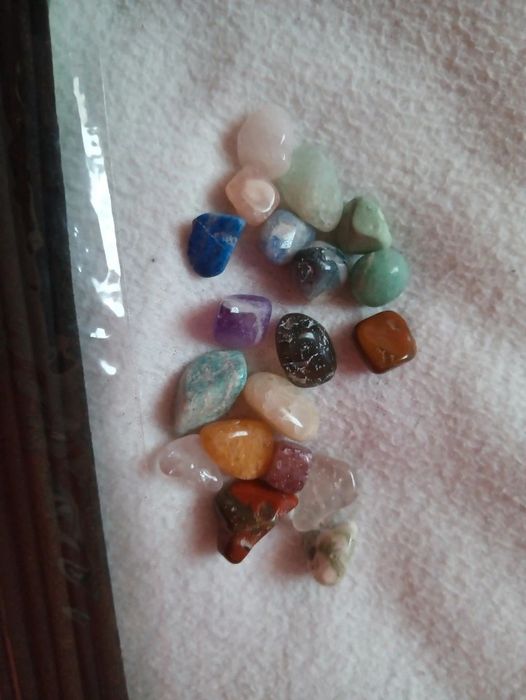 Zestaw kamieni i kadzidła