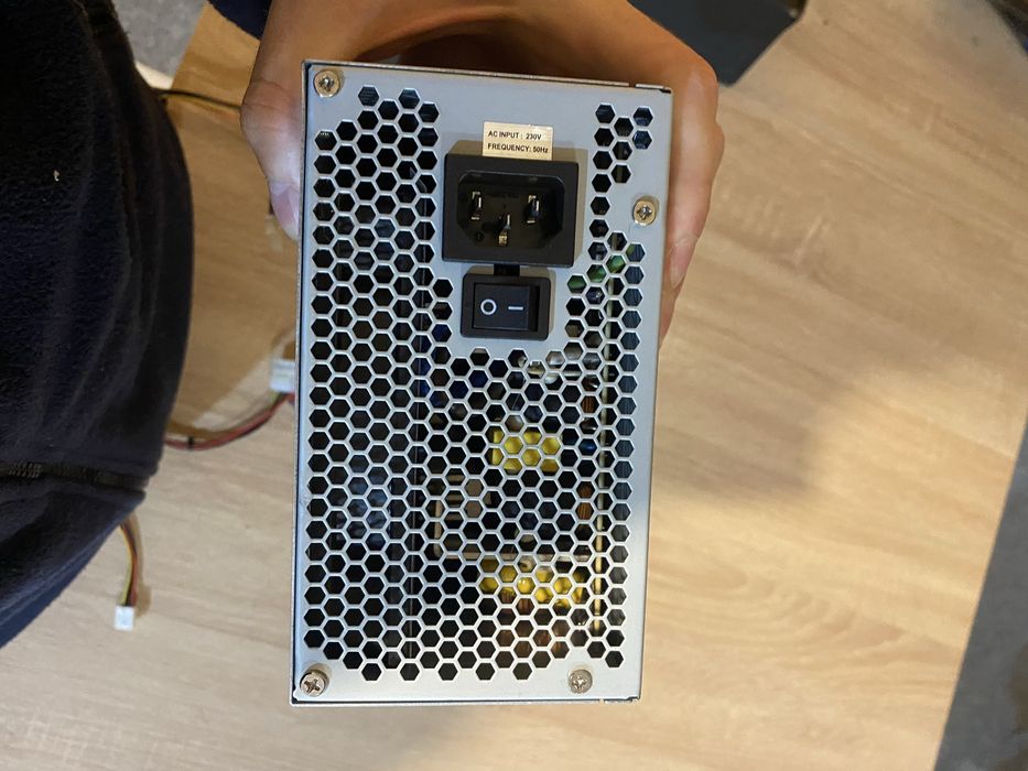 Блок живлення Chiftec 550W Ідеальний стан