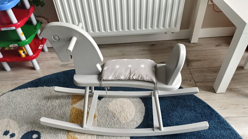 Drewniany Konik na Biegunach z Ozdobna  Poduszks