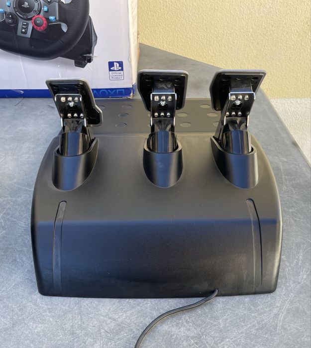 Logitech G29 + Shifter (PS4/ PS5 / PC) – Como Novo